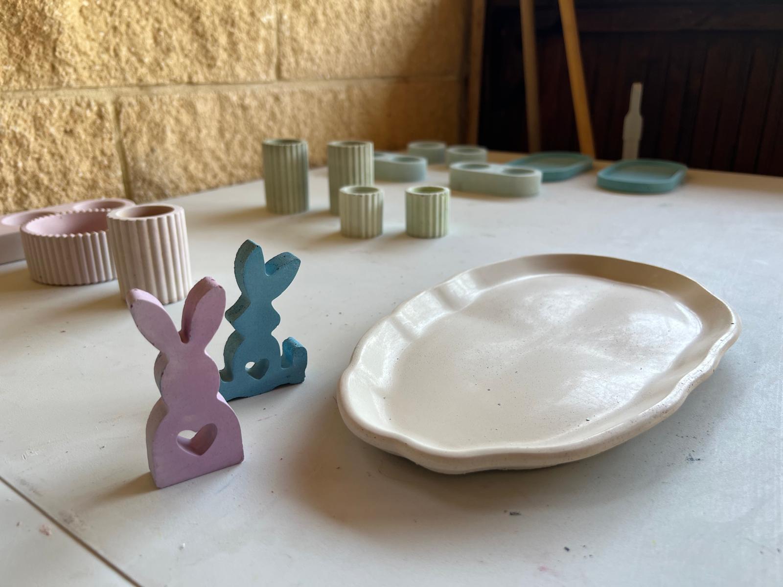 סדנת יציקת כלי נוי מבטון צבעוני