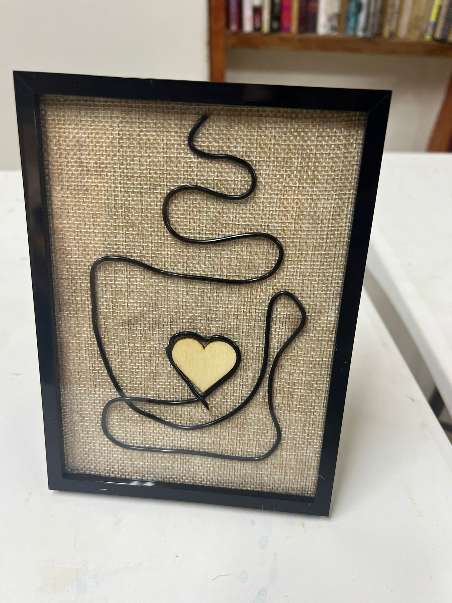 סדנת הכנת תמונות קולאז' ממוסגרות מחומרים שונים