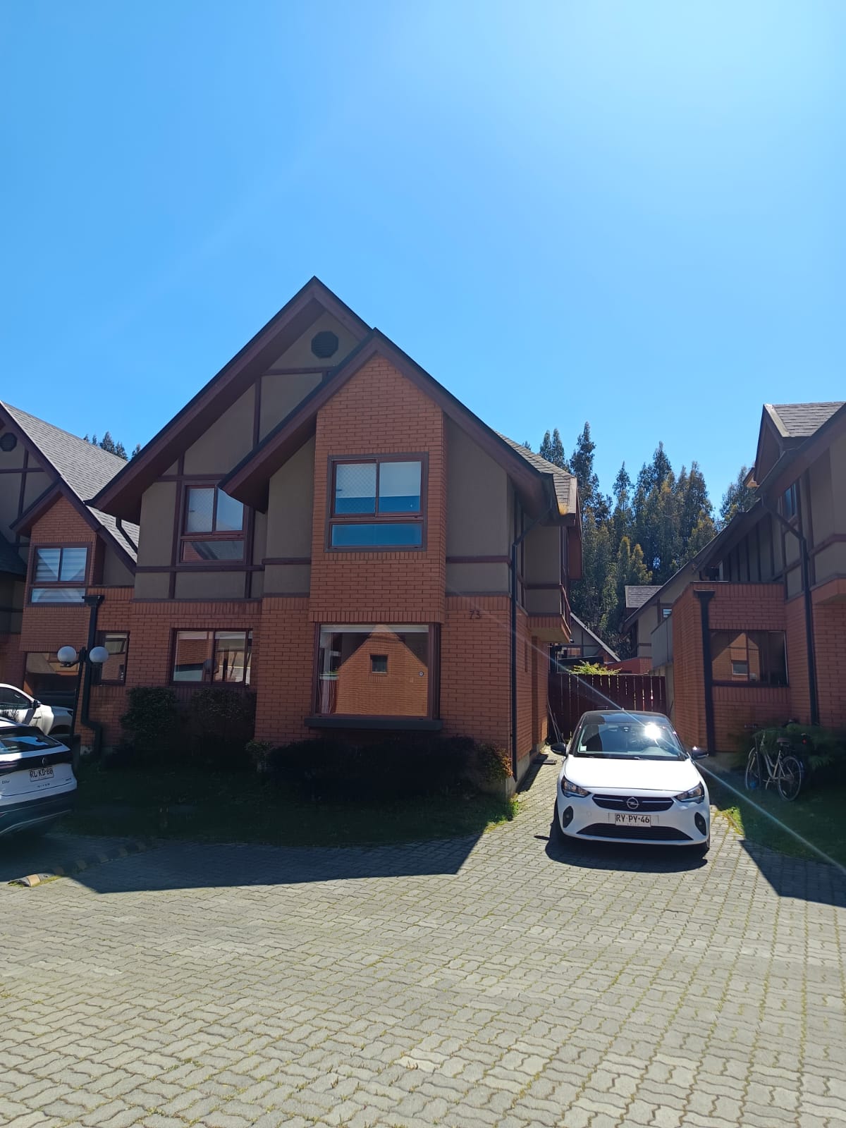 Segura y confortable casa condominio sector Las Monjas, Lomas de San Sebastian