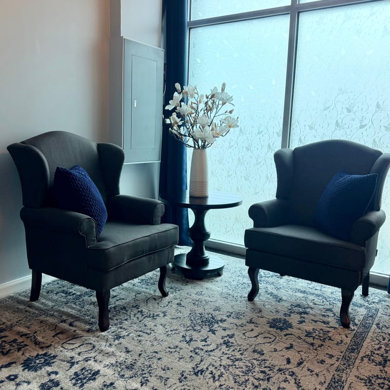 Groom’s Lounge