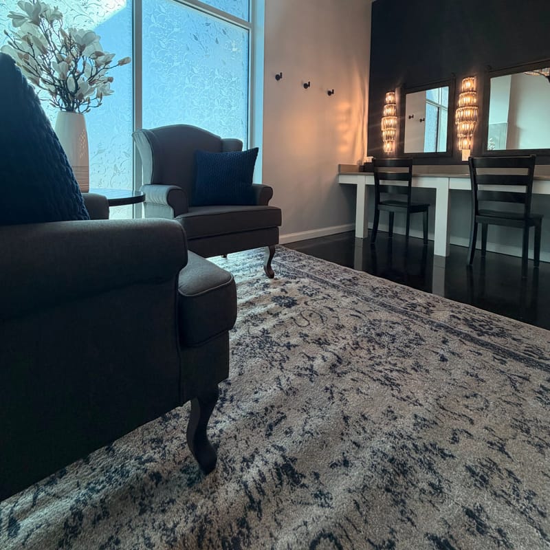 Groom’s Lounge