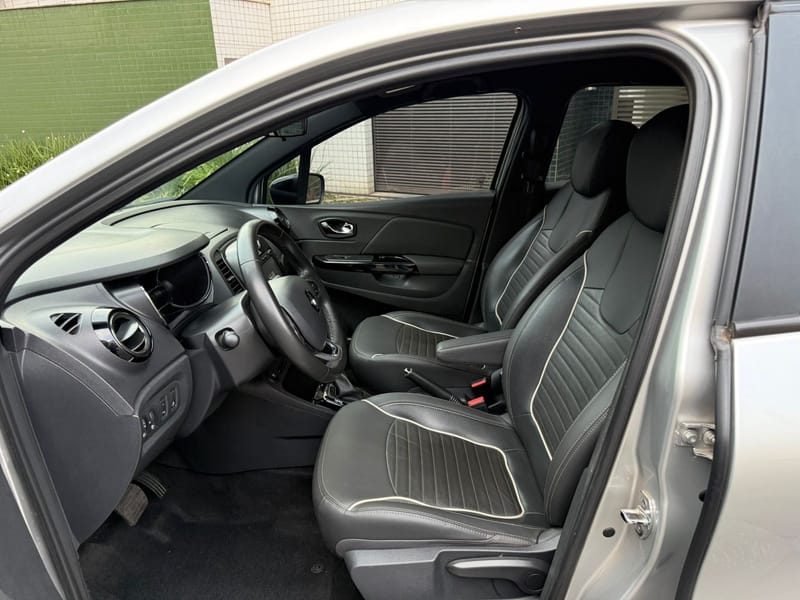 RENAULT CAPTUR INTENSE 2020 COMPLETO TOP