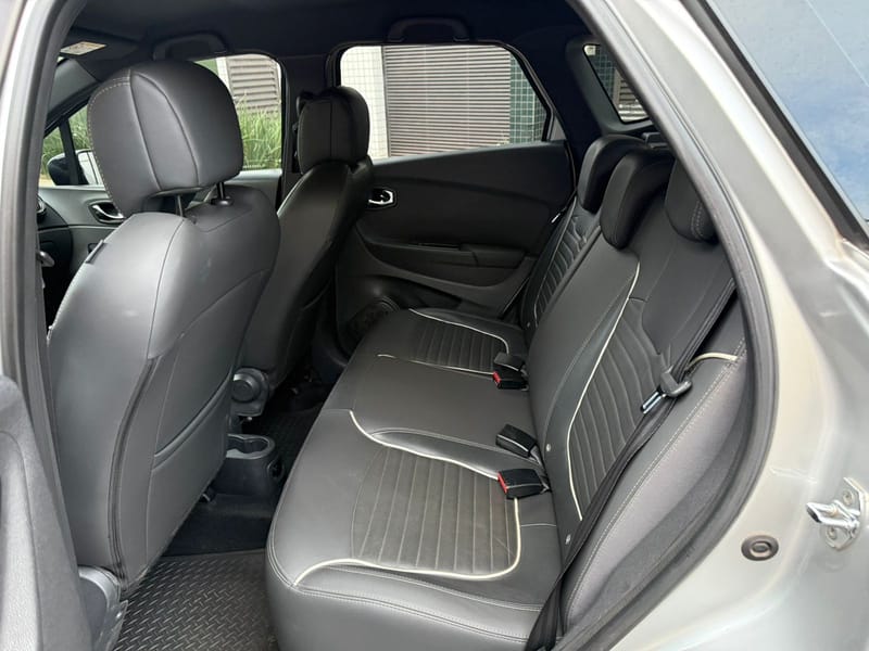 RENAULT CAPTUR INTENSE 2020 COMPLETO TOP