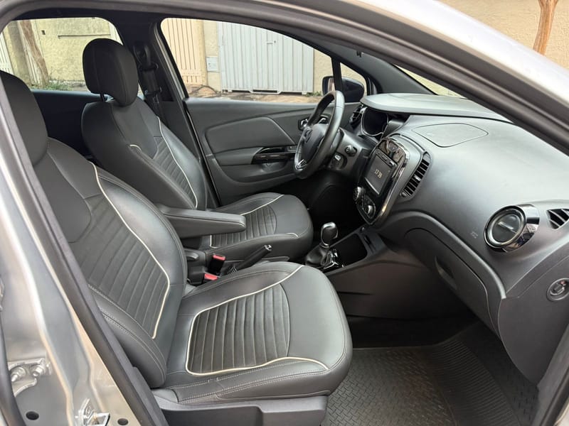 RENAULT CAPTUR INTENSE 2020 COMPLETO TOP