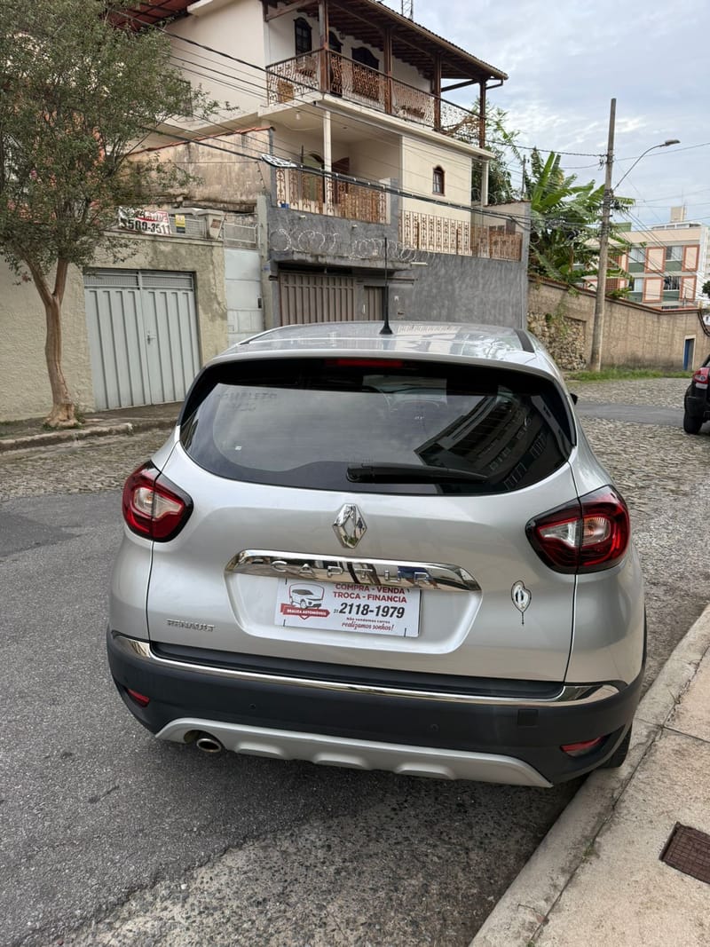 RENAULT CAPTUR INTENSE 2020 COMPLETO TOP