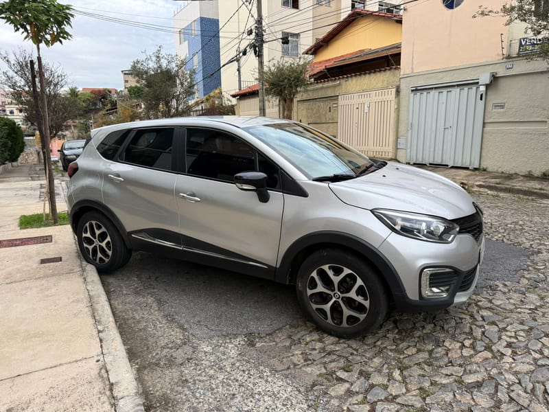 RENAULT CAPTUR INTENSE 2020 COMPLETO TOP