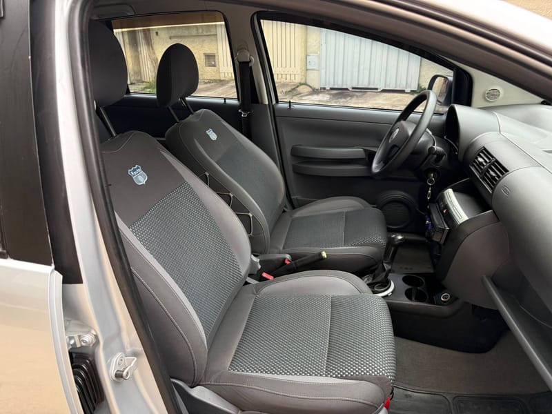 VOLKSWAGEN FOX 1.6 ROUTE COMPLETO 2010  R$33.900,00