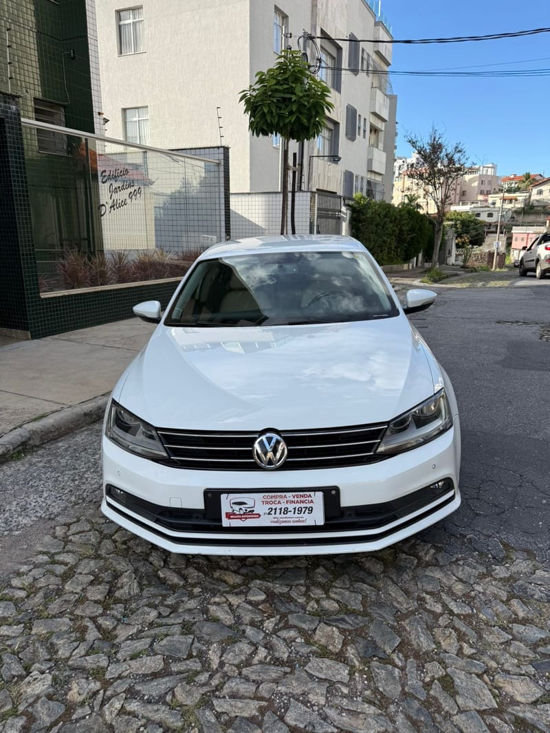 VOLKSWAGEN JETTA 1.4 TSi  COMFORTLINE 2017 TOP