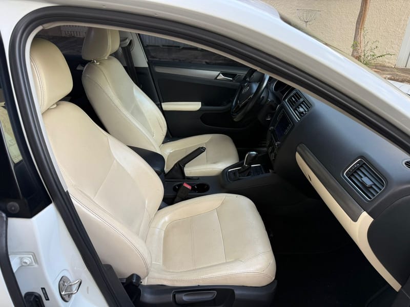 VOLKSWAGEN JETTA 1.4 TSi  COMFORTLINE 2017 TOP