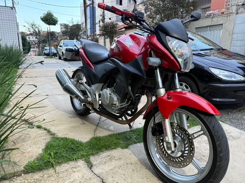 HONDA CB 300R TOP 2011