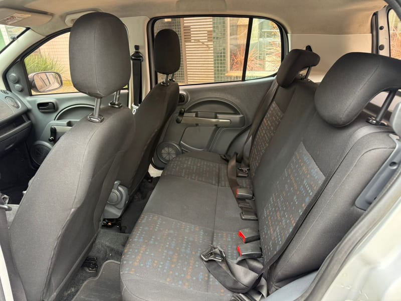 FIAT UNO EVO VIVACE 1.0 FIRE BÁSICO 2015