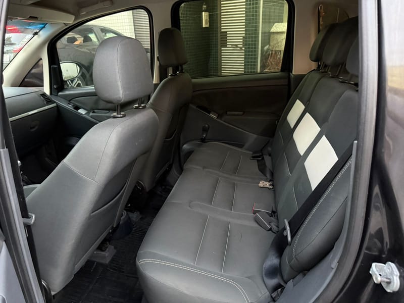 FIAT IDEIA ATRACTIVE 1.4 COMPLETA 2011 