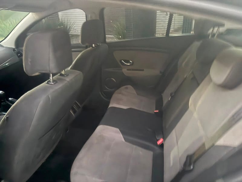 RENAULT FLUENCE DYNAMIQUE 2.0 MANUAL COMPLETO 2015