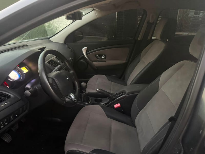 RENAULT FLUENCE DYNAMIQUE 2.0 MANUAL COMPLETO 2015