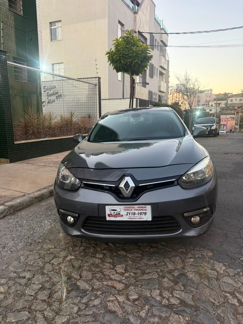 RENAULT FLUENCE DYNAMIQUE 2.0 MANUAL COMPLETO 2015