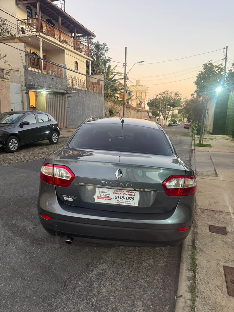 RENAULT FLUENCE DYNAMIQUE 2.0 MANUAL COMPLETO 2015