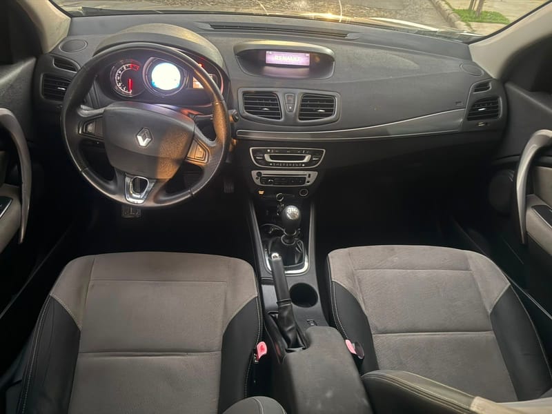 RENAULT FLUENCE DYNAMIQUE 2.0 MANUAL COMPLETO 2015