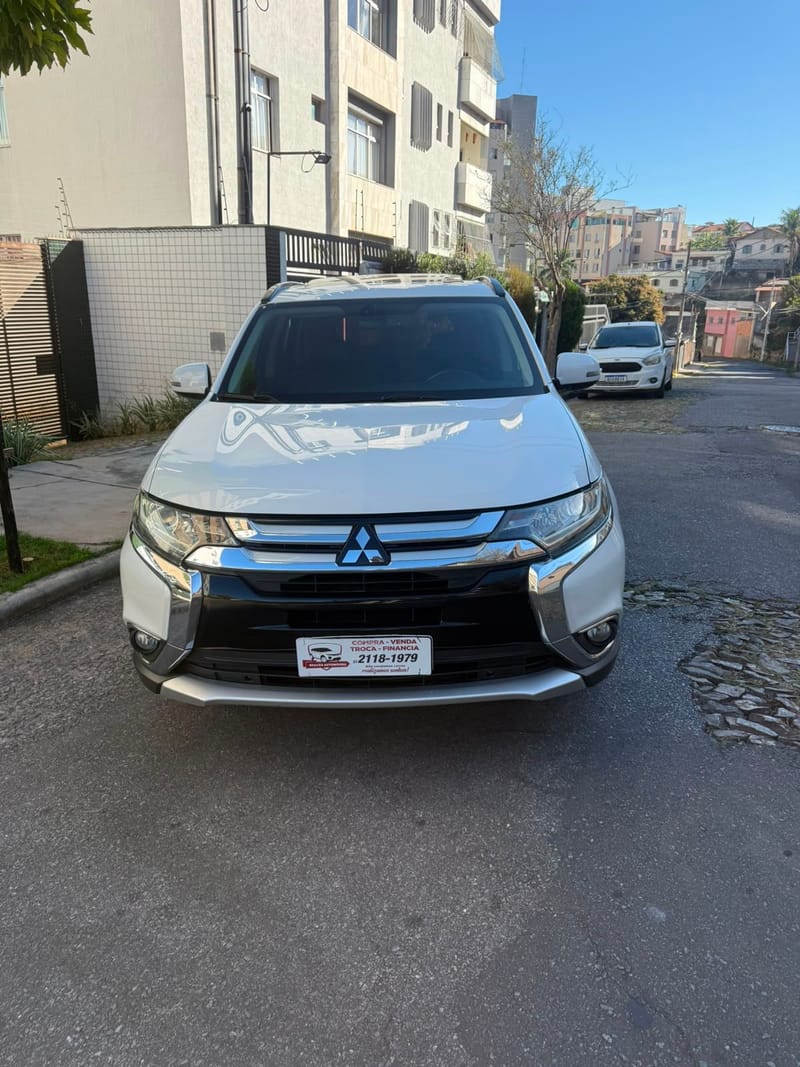 MITSUBISHI OUTLANDER 2.0 TOP DE LINHA 2016 