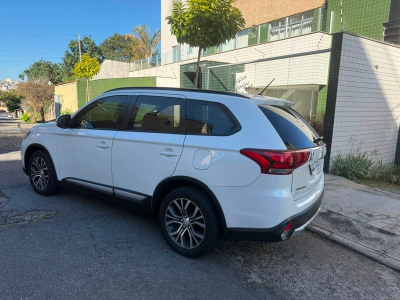 MITSUBISHI OUTLANDER 2.0 TOP DE LINHA 2016 