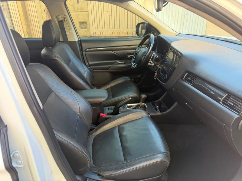 MITSUBISHI OUTLANDER 2.0 TOP DE LINHA 2016 