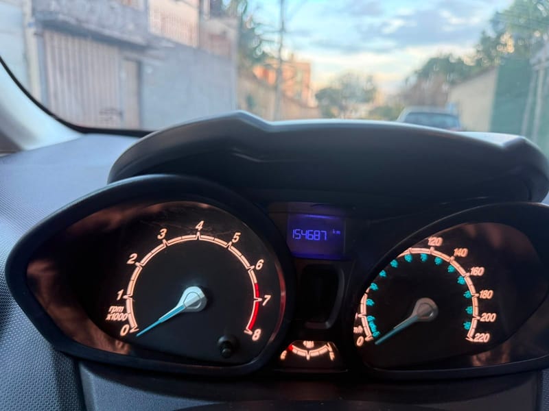 FORD NEW FIESTA 1.5 COMPLETO 2014
