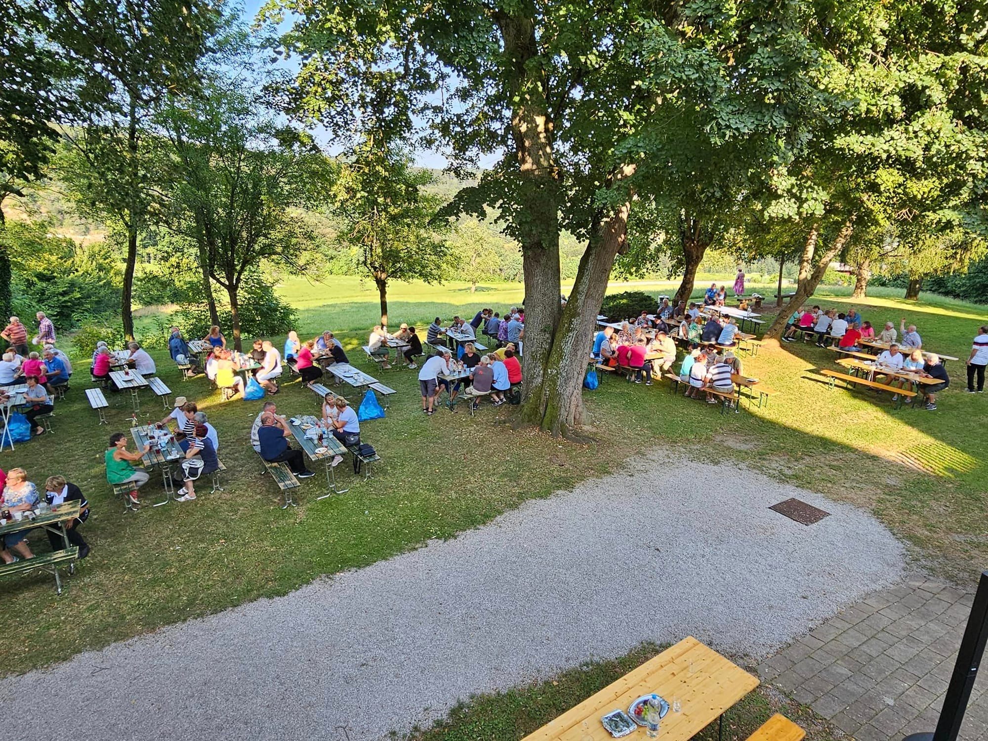 DRUŠTVO UPOKJECEV ŠKOFLJICA
