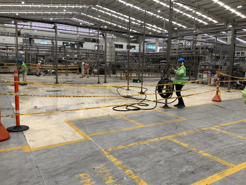 Se Realiza Limpieza De Locativos , Maquinaria Y Equipos Industriales 