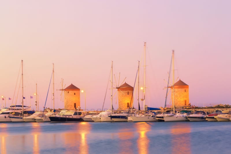Sunset Coastal Cruise (19:00 – 21:00)