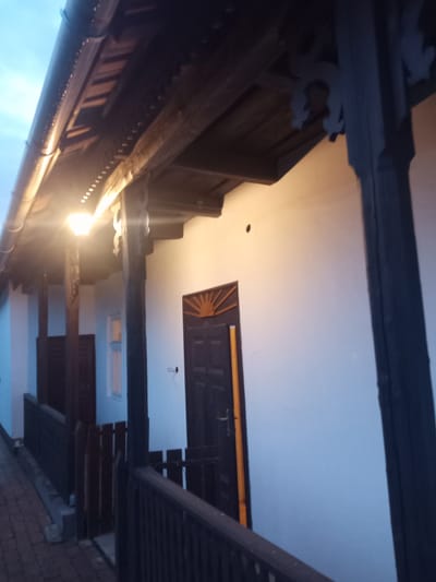 Eladó vályogból épült parasztház Átány központjában