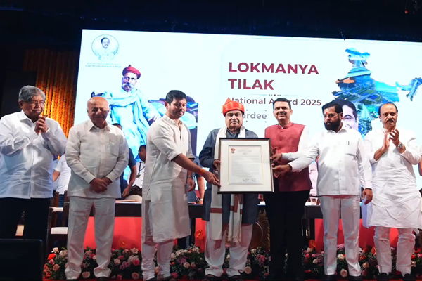 Union Minister Gadkari honoured with 43rd Lokmanya Tilak National Award