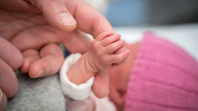 India sees big drop in maternal and child deaths — SRS 2021 Report