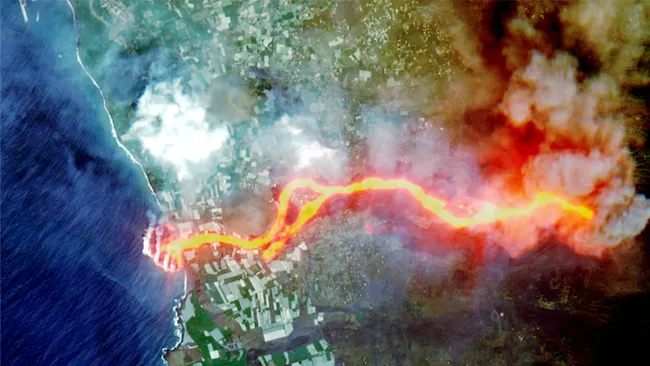 'River of fire' unleashes toxic gases as eruption destroys town in La Palma — Earth from space