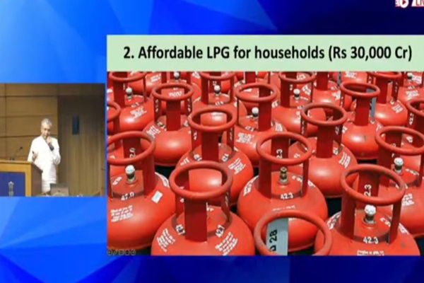 Govt Approves Rs 12,000 Cr Targeted LPG Subsidy for Ujjwala Yojana in 2025-26