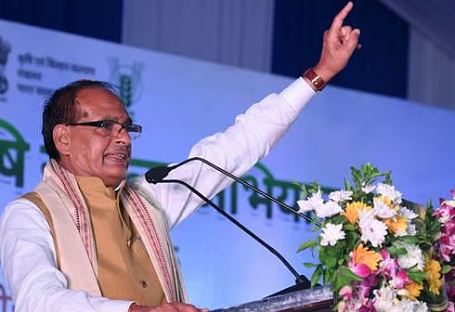 Union Minister Shivraj Singh Chauhan Transfers ₹3,900 Cr to Farmers Under PMFBY