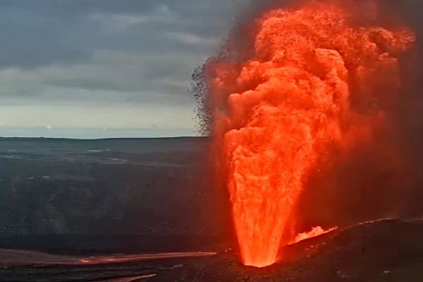 Kilauea volcano in Hawaii erupts with 100-ft lava fountains