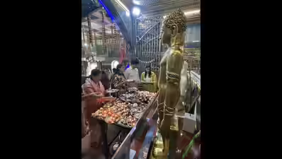 Lord Mahavir’s Nirvana Commemorated with Abhishek and Laddoo Offerings