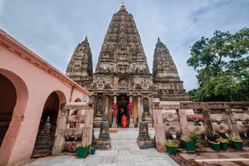 Key Tourist and Heritage Sites Around Rajgir, Nalanda, Gaya, and Nawada in Bihar