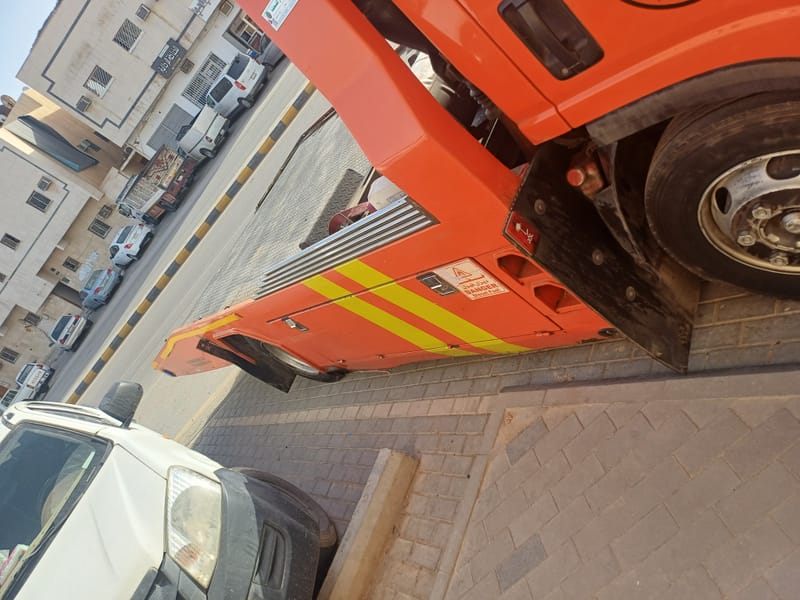 سطحه لسحب السيارات شمال الرياض وجميع أنحاء الرياض 0510623239