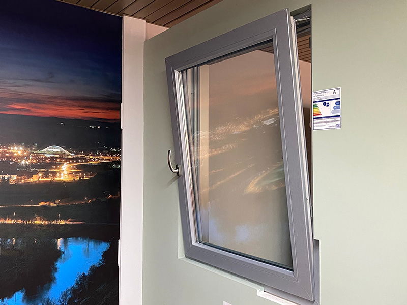 Ventanas de Aluminio Oscilobatientes