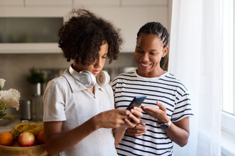 Healthy Social Media Habits for Mental Health