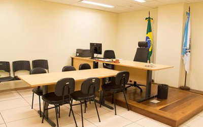 Acompanhamento em Audiências Criminais e Cíveis.