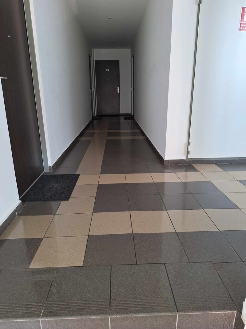 Lépcsőházak takarítása