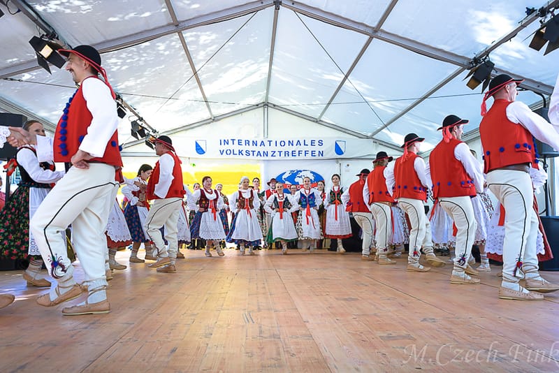 Występ Grupy  LASOWIACY Polonijny Zespół Tańca w dniu 8.07.2023 w Zurichu w  Internationales Volkstanztreffen.