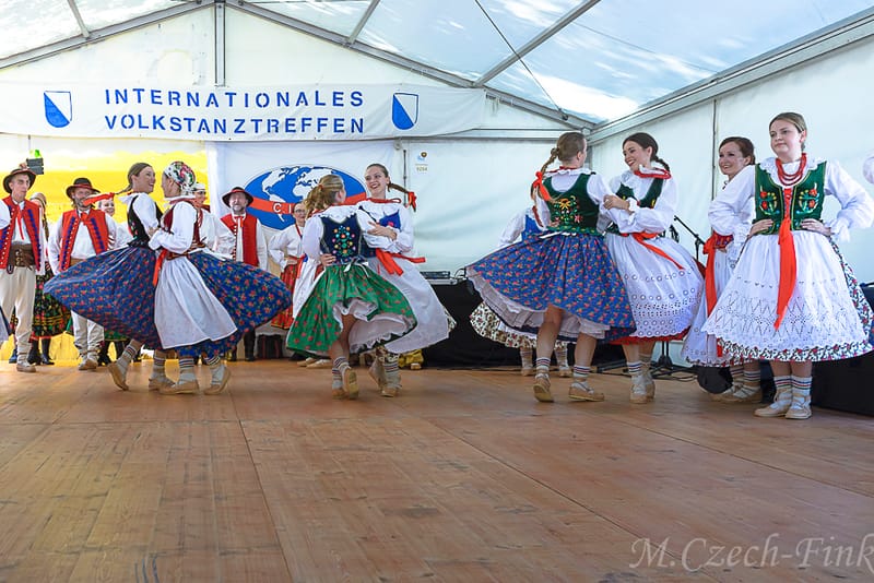 Występ Grupy  LASOWIACY Polonijny Zespół Tańca w dniu 8.07.2023 w Zurichu w  Internationales Volkstanztreffen.