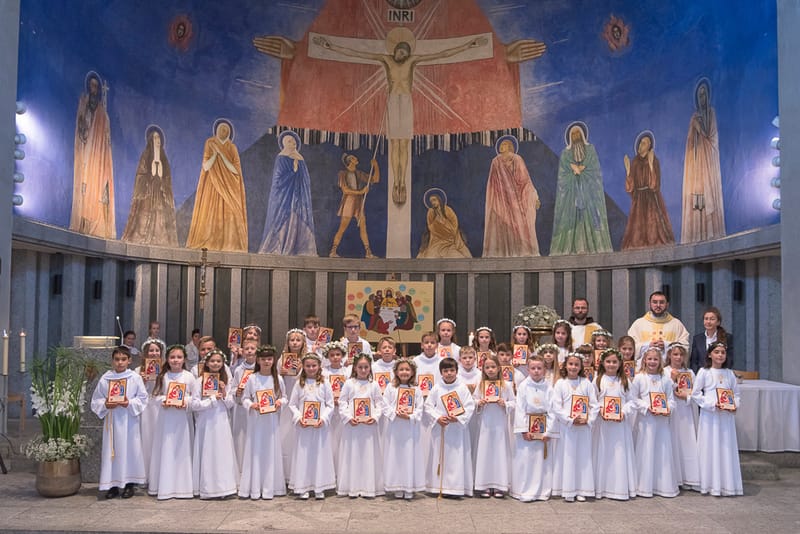 Zdjęcia z pierwszych komunii z lat 2012-2022