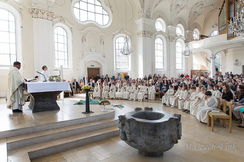 Zdjęcia z pierwszych komunii z lat 2012-2022