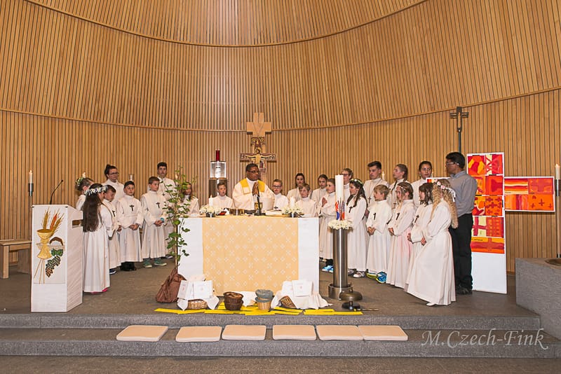 Zdjęcia z pierwszych komunii z lat 2012-2022