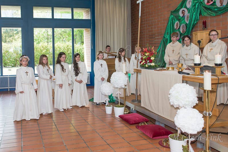 Zdjęcia z pierwszych komunii z lat 2012-2022