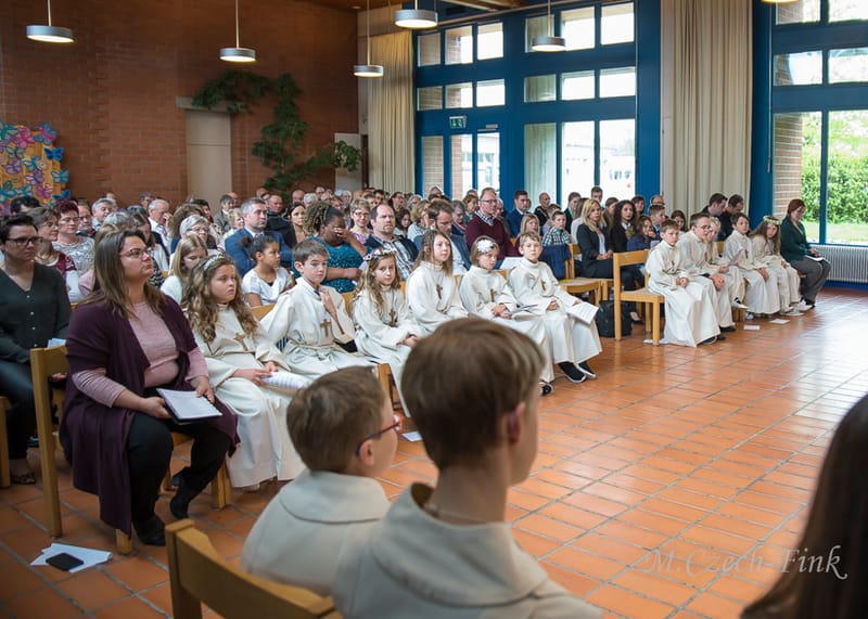 Zdjęcia z pierwszych komunii z lat 2012-2022