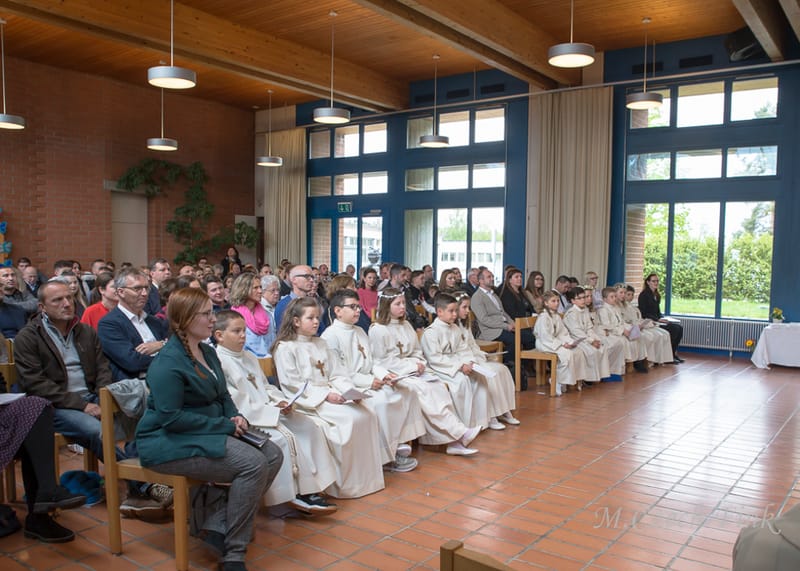 Zdjęcia z pierwszych komunii z lat 2012-2022